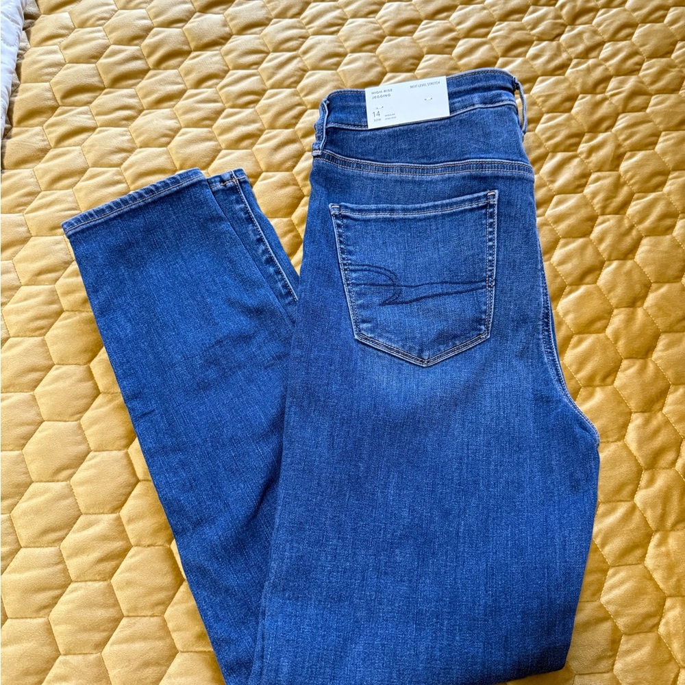 🐝 NWT American Eagle Outfitters High Rise Jeggings